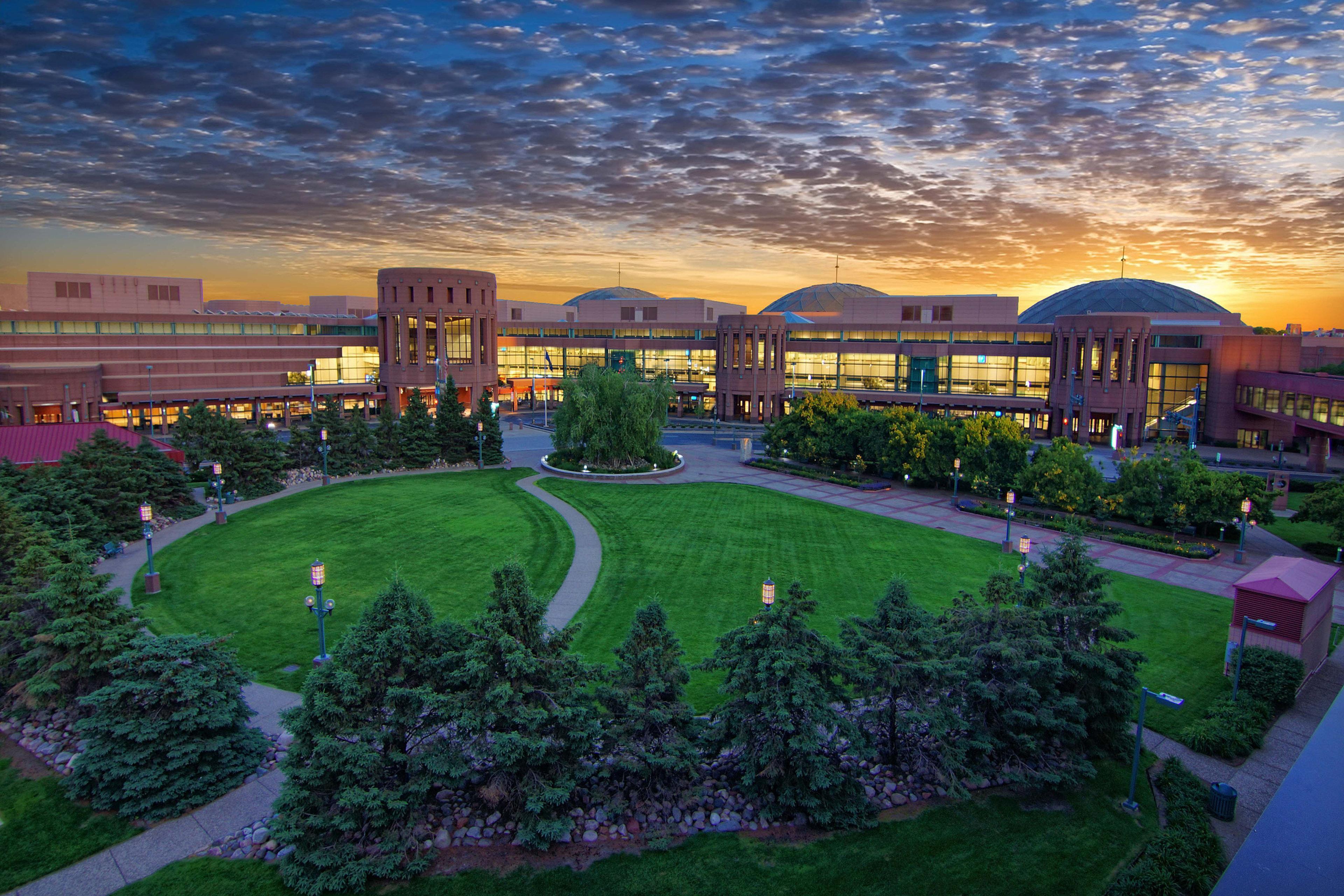 Holiday Inn Express Hotel & Suites Minneapolis-Downtown Convention Center By Ihg Exteriér fotografie