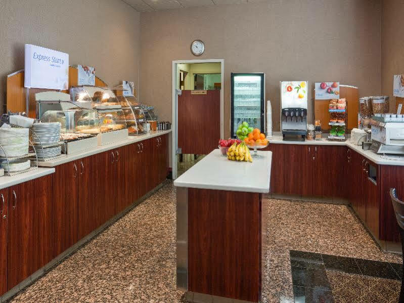 Holiday Inn Express Hotel & Suites Minneapolis-Downtown Convention Center By Ihg Exteriér fotografie